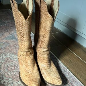Idyllwind Snakeskin Tan Heeled Boots